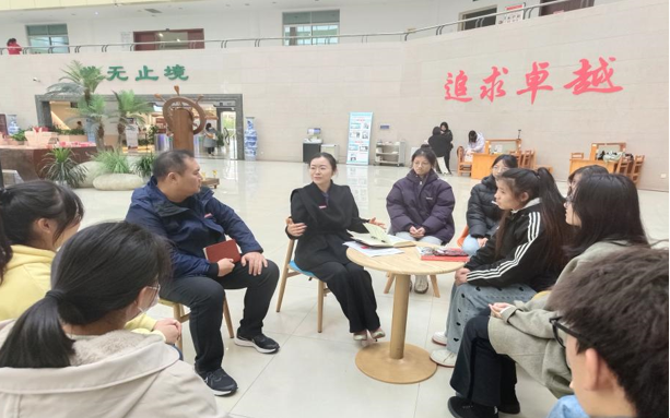 36365线路检测中心开展“校领导兼职辅导员体验日”活动